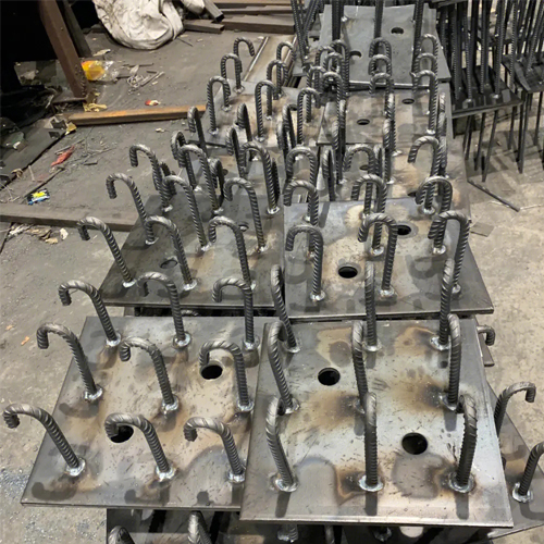 图纸中如何确定泉州预埋件的位置？